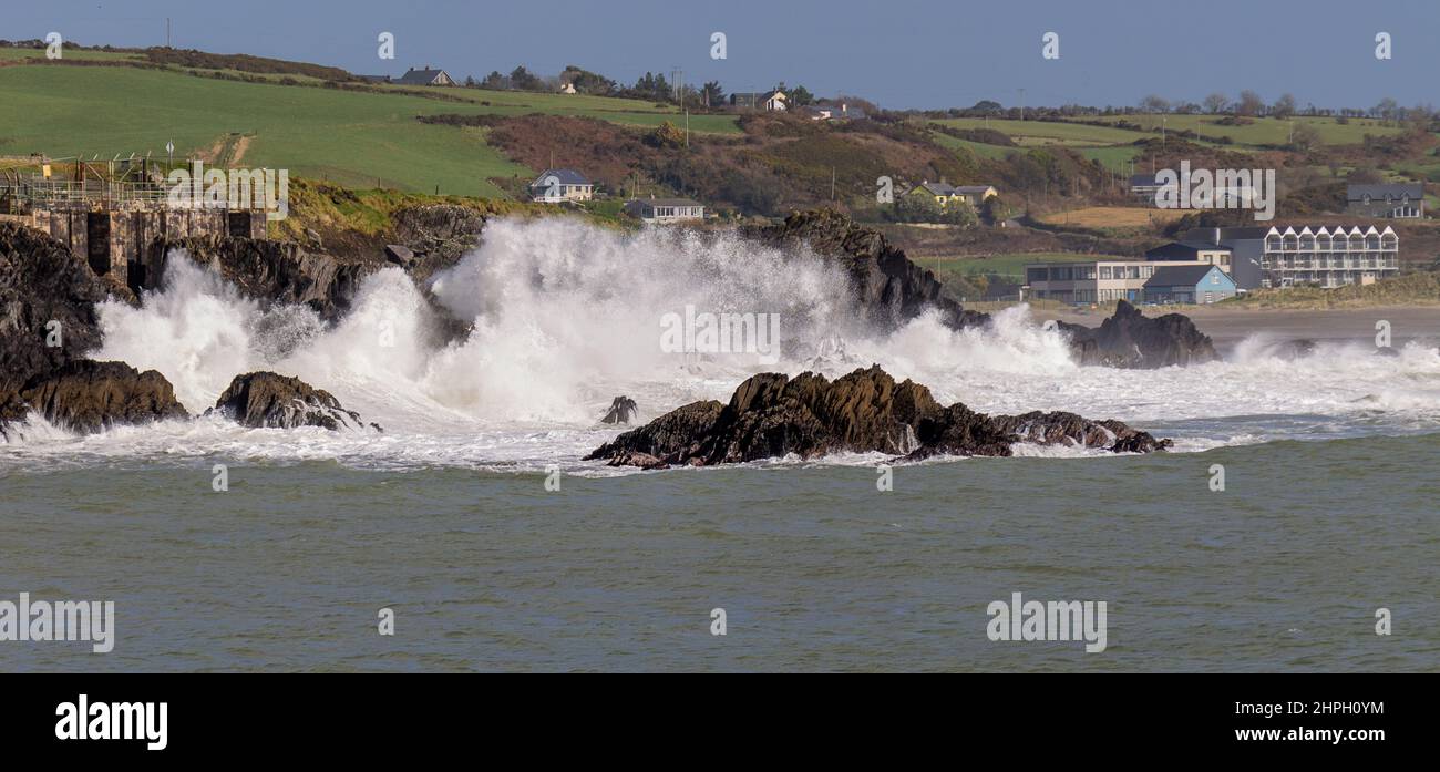 Winter storm waves breaking against cliffs Owenahincha, West Cork, Ireland Stock Photo