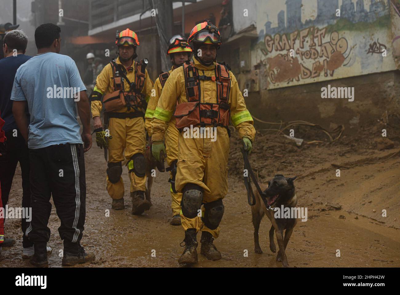 Rio de Janeiro, Rio de Janeiro, Brasil. 24th Apr, 2021. (INT) Fire