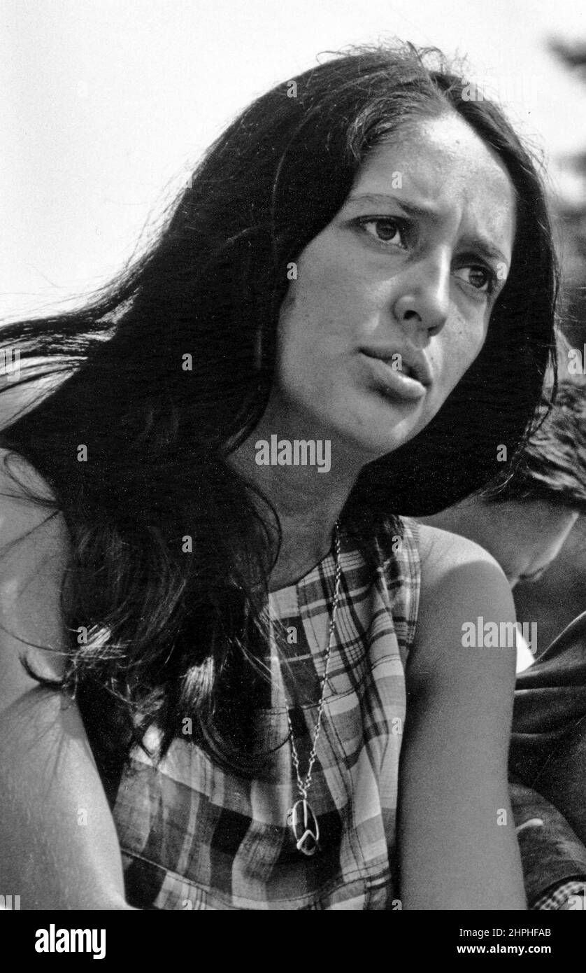 Joan baez Black and White Stock Photos & Images - Alamy