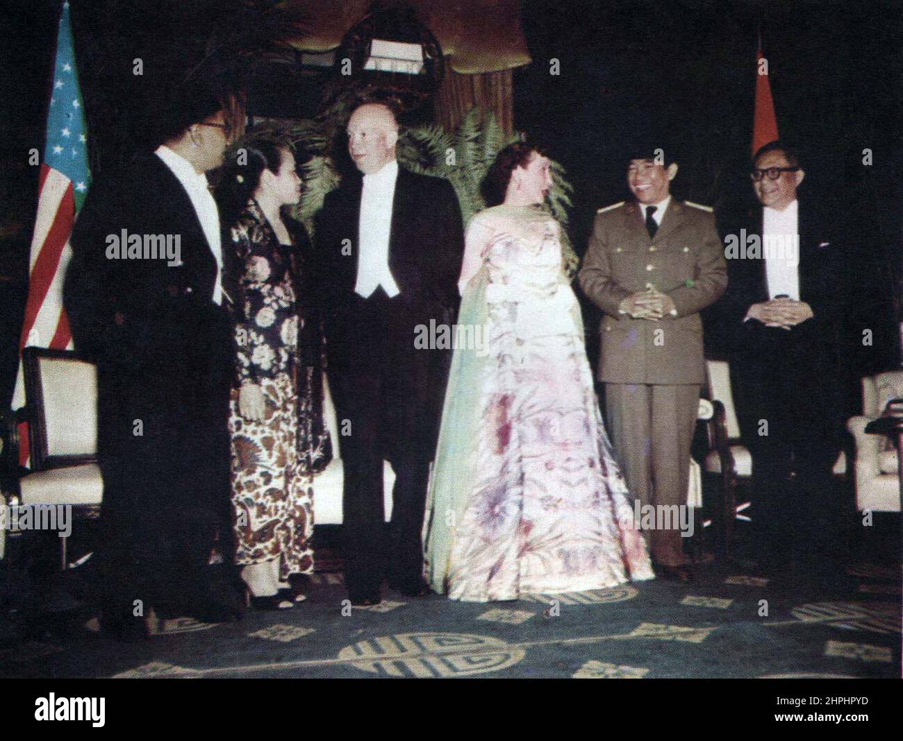Ruslan Abdulgani, Nj. Moekarto, Dwight Eisenhower, Mamie Eisenhower, President Sukarno, and Moekarto Notowidigdo ca.  1956 Stock Photo
