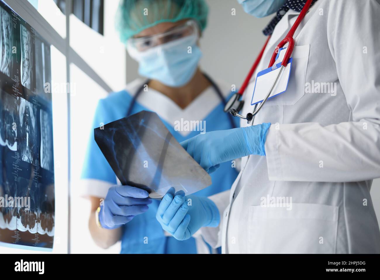 Workar Mask Female worker protective face mask hi-res stock photography and images ...