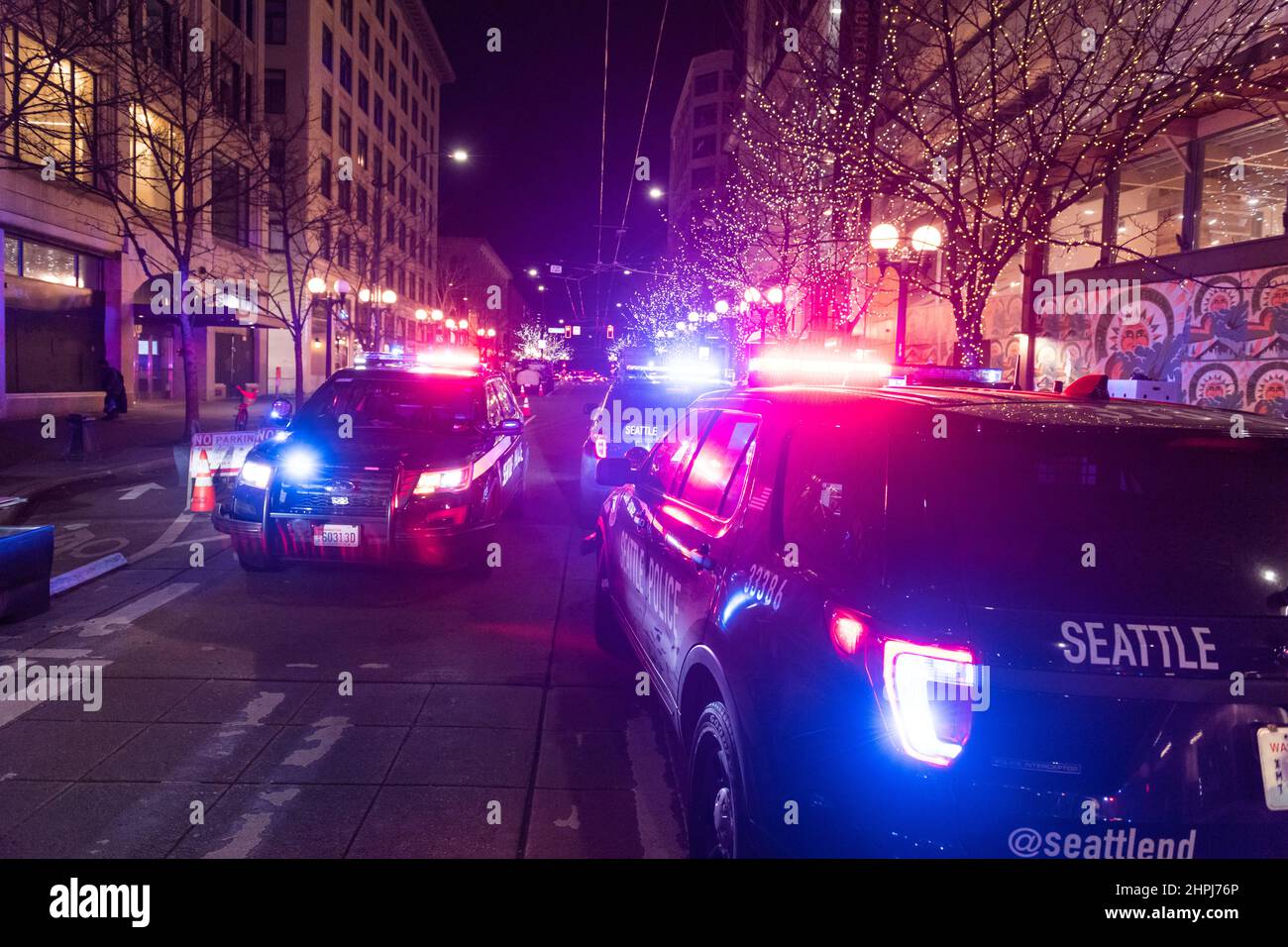 Sound of gunshot hires stock photography and images Alamy