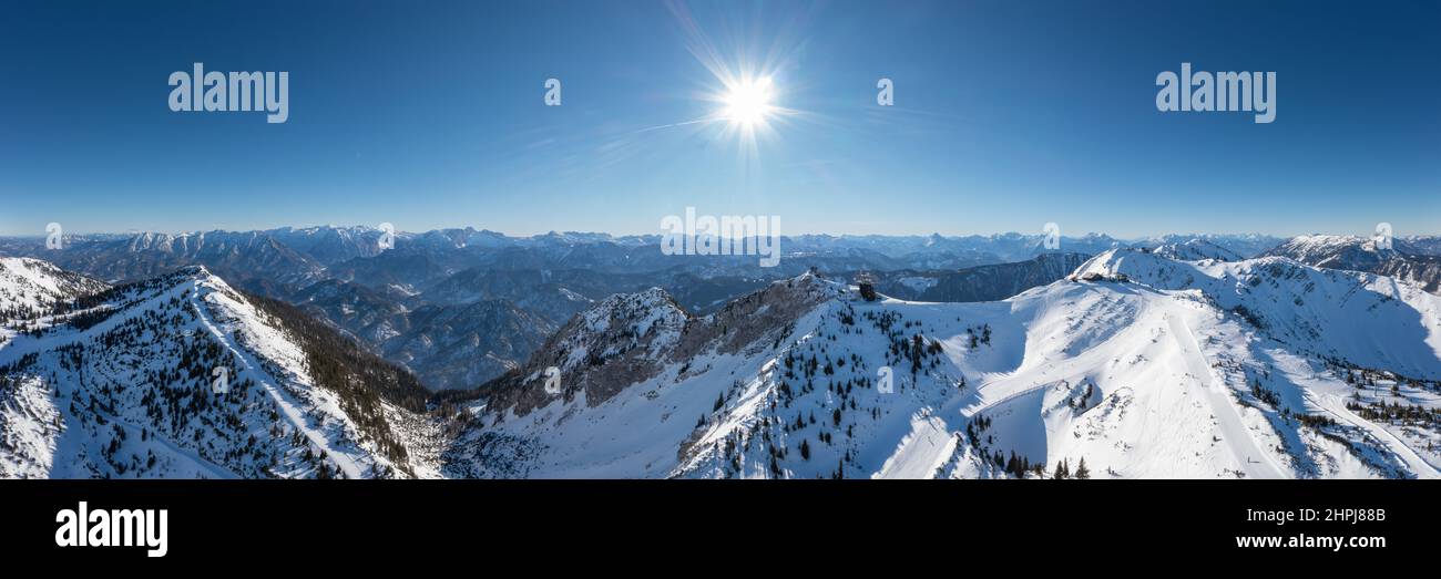 Hochkar Schigebiet und Gipfel in den Göstlinger Alpen, Niederösterreich, im Winter. Stock Photo