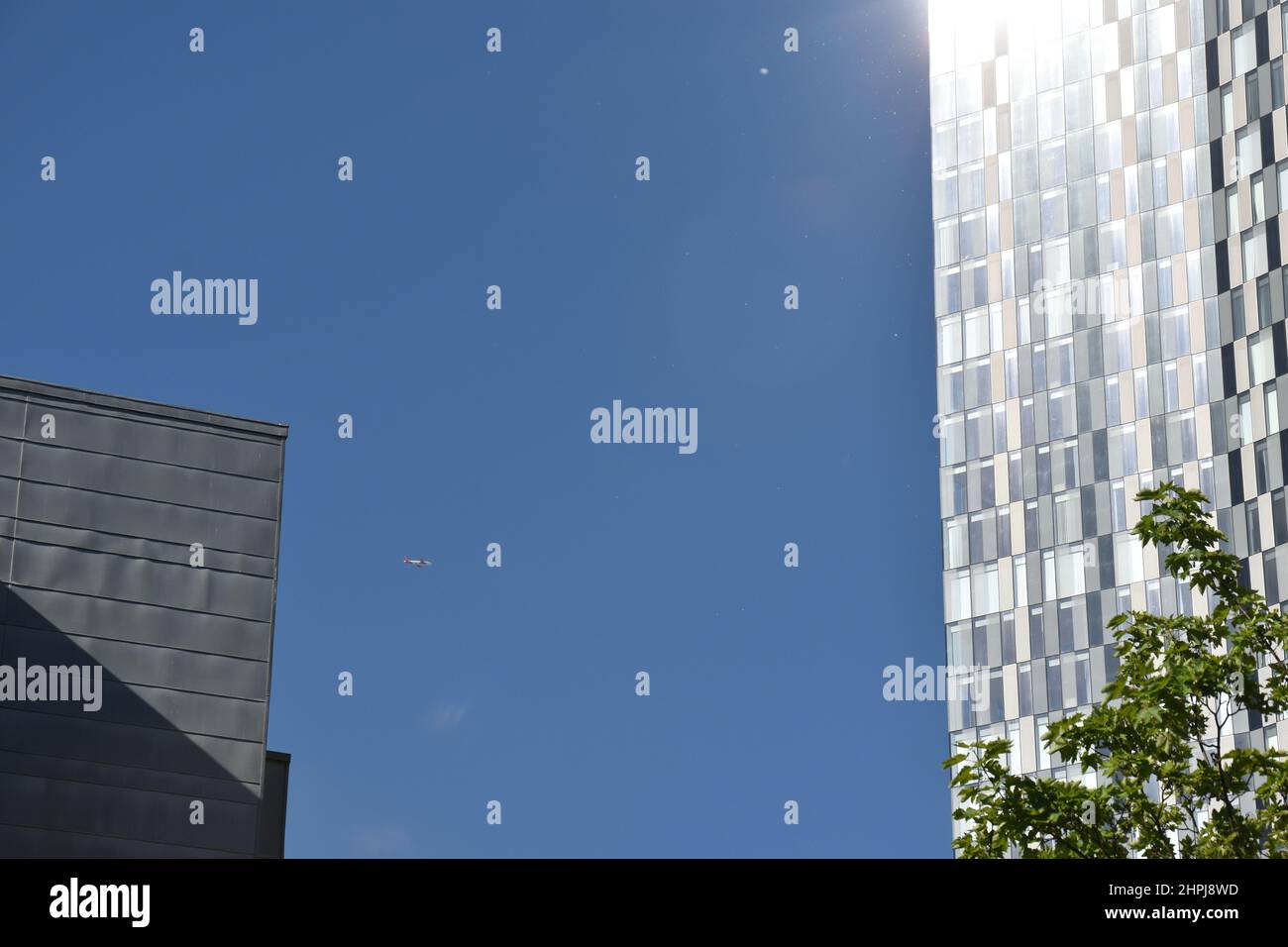 Manchester old and new buildings hi-res stock photography and images ...