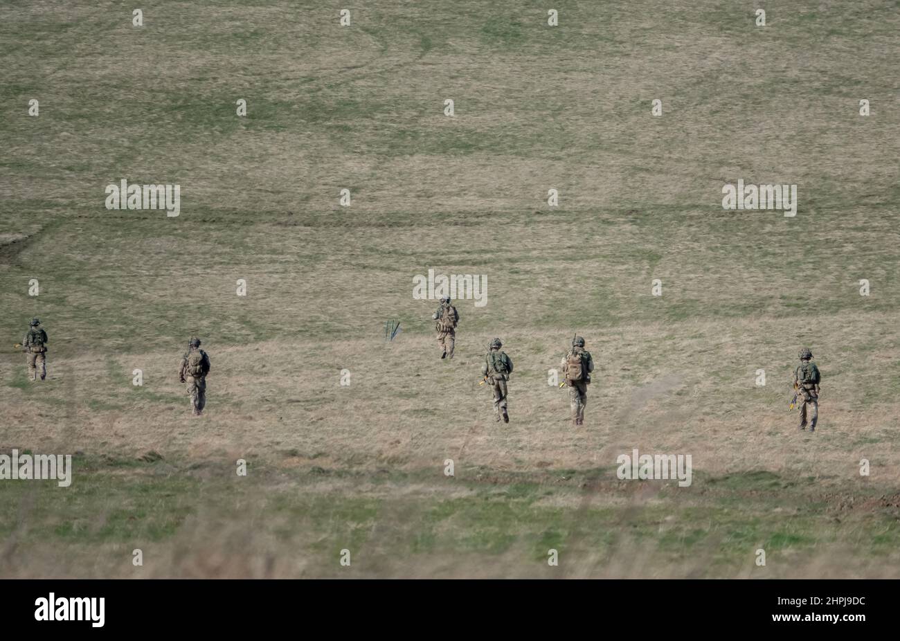 british army GCC infantry soldiers on a 4km combat fitness test tab