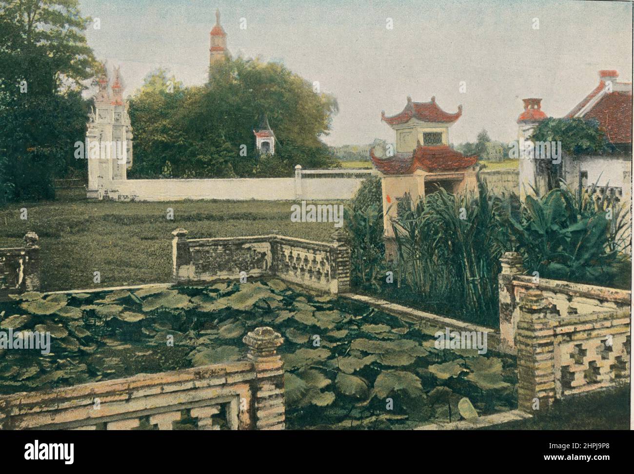 PAGODE ΗΑΝΟΙ.Autour Du Monde Tonkin - Vietnam -  1895 - 1900 Sites Et Paysages  (4)  - 19 th century french colored photography print Stock Photo