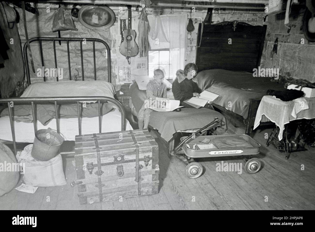 Carl Mydans -  Interior of mountain farmhouse, Appalachian Mountains near Marshall, North Carolina, USA - 1936 Stock Photo