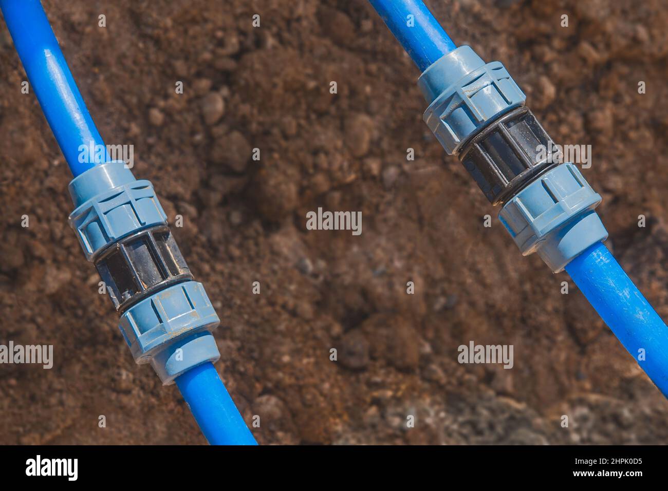 Installation and quickdisconnect connection of polyethylene water