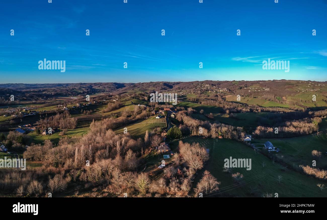 Vue aérienne depuis la crête entre Voutezac et Objat sur la vallée de la Vézère Stock Photo