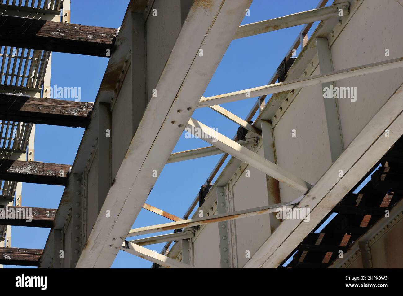 Rusty steel framework of Chicago's el train Stock Photo - Alamy
