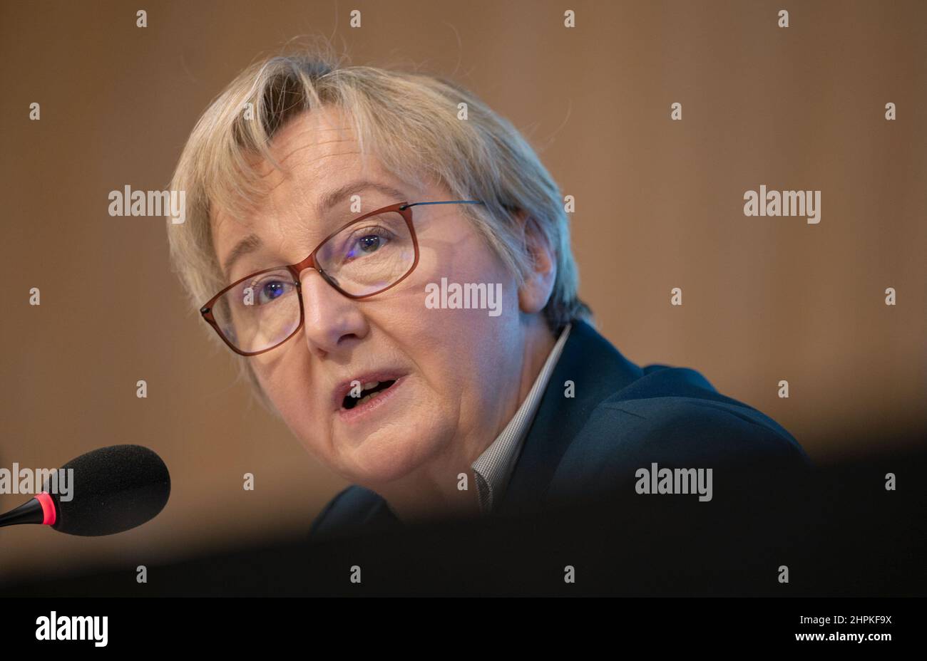 Stuttgart, Germany. 22nd Feb, 2022. Theresia Bauer (Bündnis 90/Die Grünen), Minister of Science of Baden-Württemberg, takes part in a press conference at the Citizens' and Media Center of the State Parliament of Baden-Württemberg. Planned topics were the Corona Ordinance and the establishment of a university research center on right-wing extremism. Credit: Marijan Murat/dpa/Alamy Live News Stock Photo