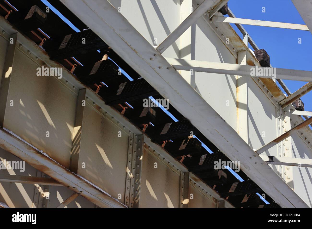 Rusty steel framework of Chicago's el train Stock Photo - Alamy