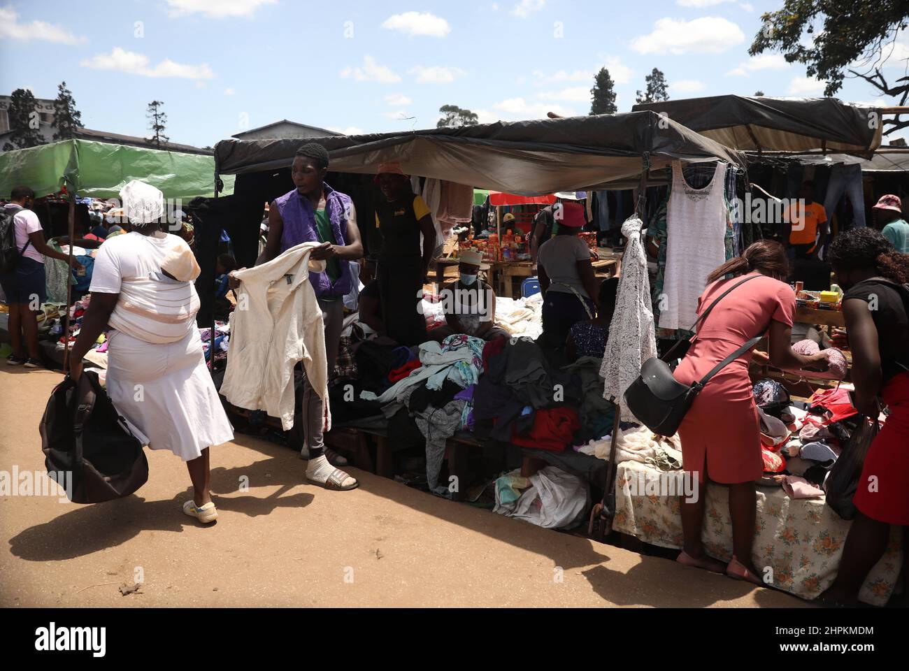 Zimbabwe market 2022 hi-res stock photography and images - Alamy