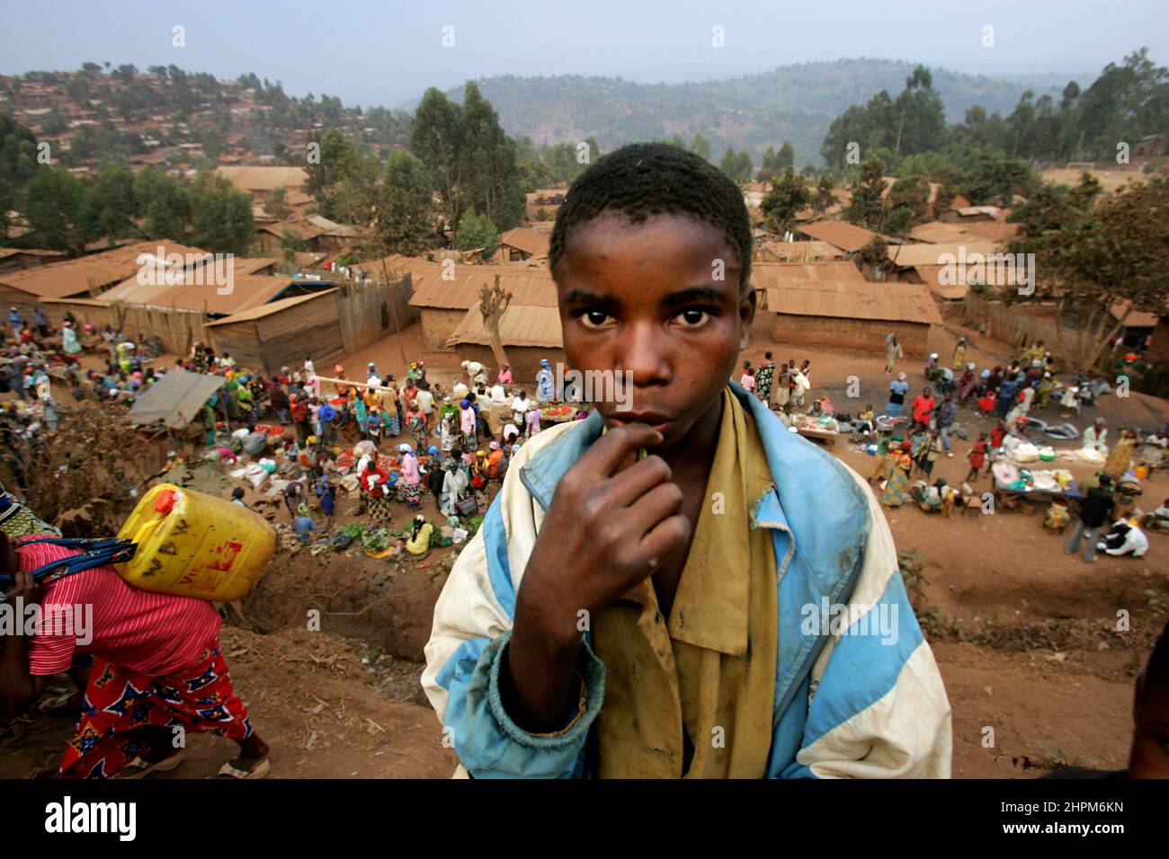 Everyday life in the slums at Lake Kivu near Bukavu Congo.  The picture deceives over the fact that here in the east of the Congo since 1996 war is led. May May warriors and Interahamwer mass murderers from Rwanda have slaughtered 4 million people. Stock Photo