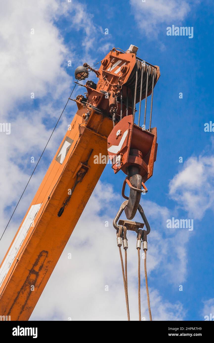 Lifting hoisting mechanism with rope steel of the machine bridge crane
