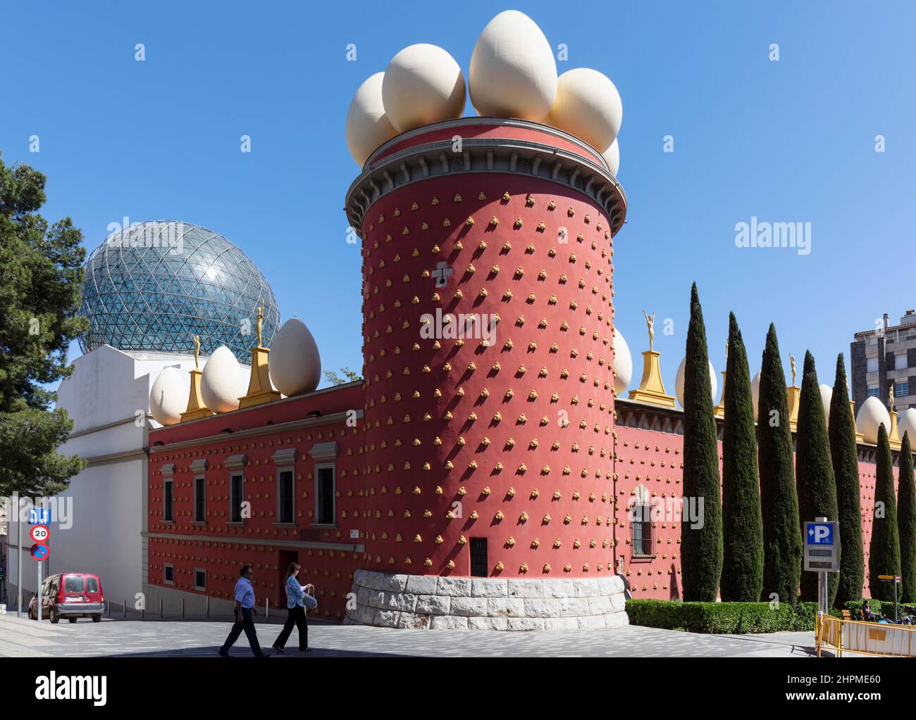 Dalí Theatre-Museum in Figueres, Girona Province, Catalonia, Spain.  The building was designed by Joaquim de Ros i Ramis and Alexandre Bonaterra.  Sal Stock Photo