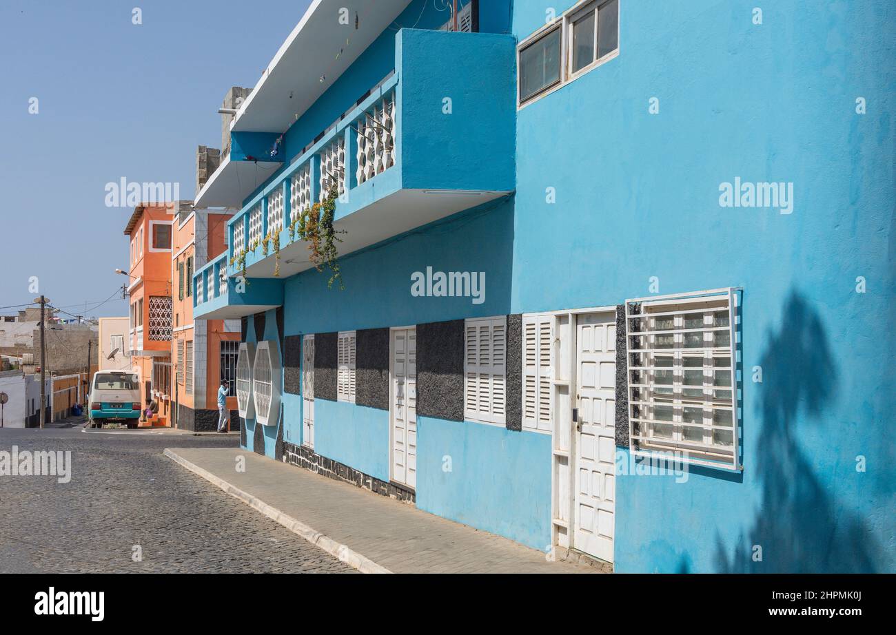 Colourful houses in centre, Espargos, Sal (IIha do Sal), República de Cabo (Cape Verde Stock