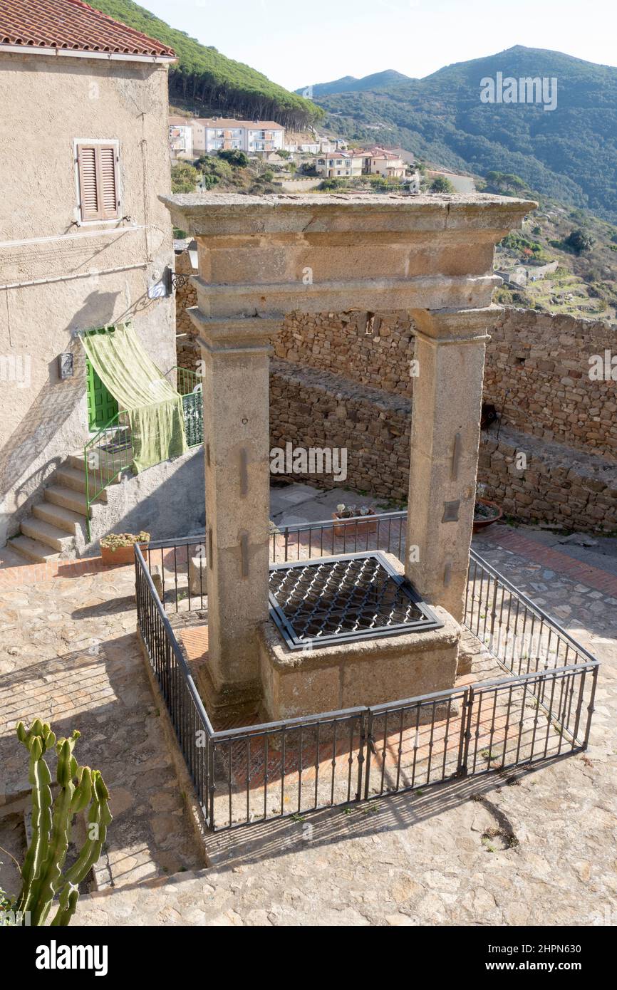 Ancient well, Giglio Castello village, Giglio Island, Tyrrhenian Sea, Tuscan archipelago, Tuscany, Italy, Europe Stock Photo