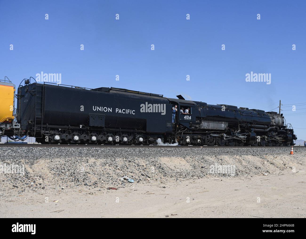 UP 4014 'Big Boy' underway and southbound at Niland, California Stock Photo