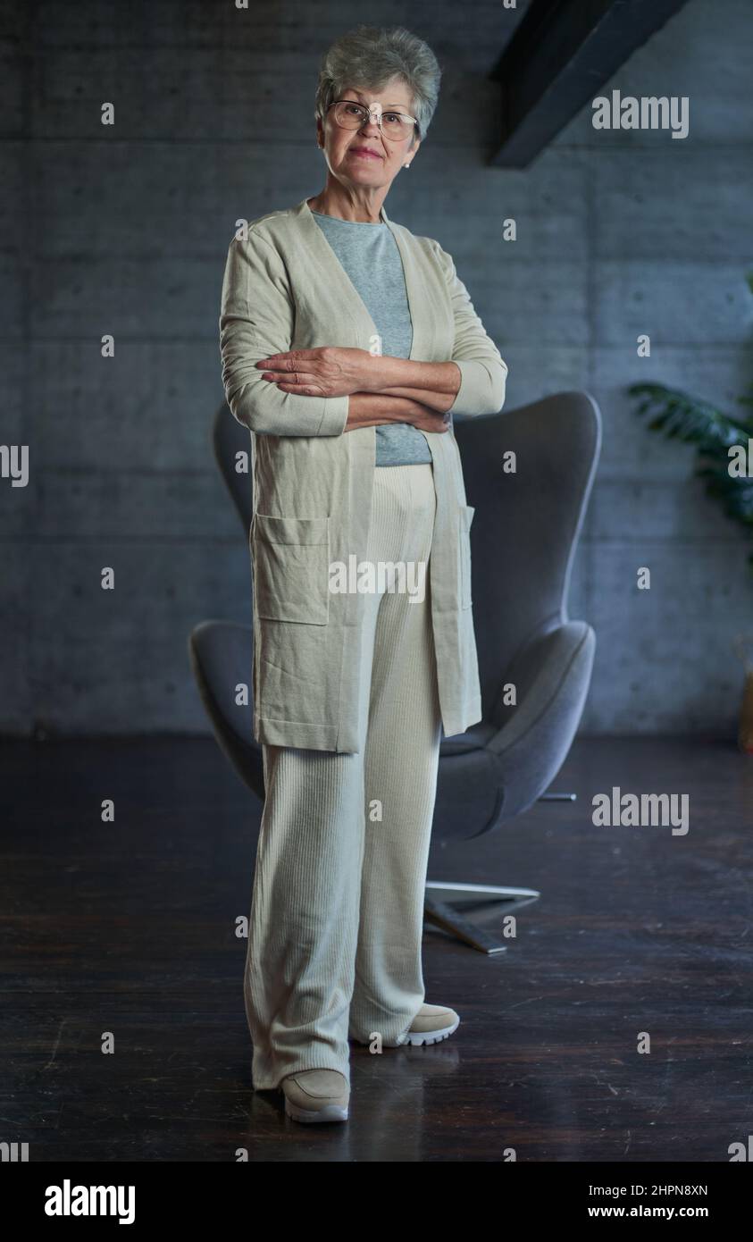 Portrait of beautiful senior woman with white hair Stock Photo - Alamy
