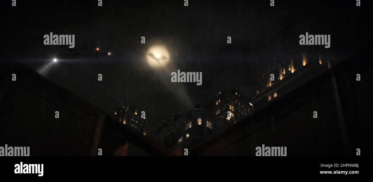 THE BATMAN, the Batsignal, 2022. © Warner Bros. / Courtesy Everett