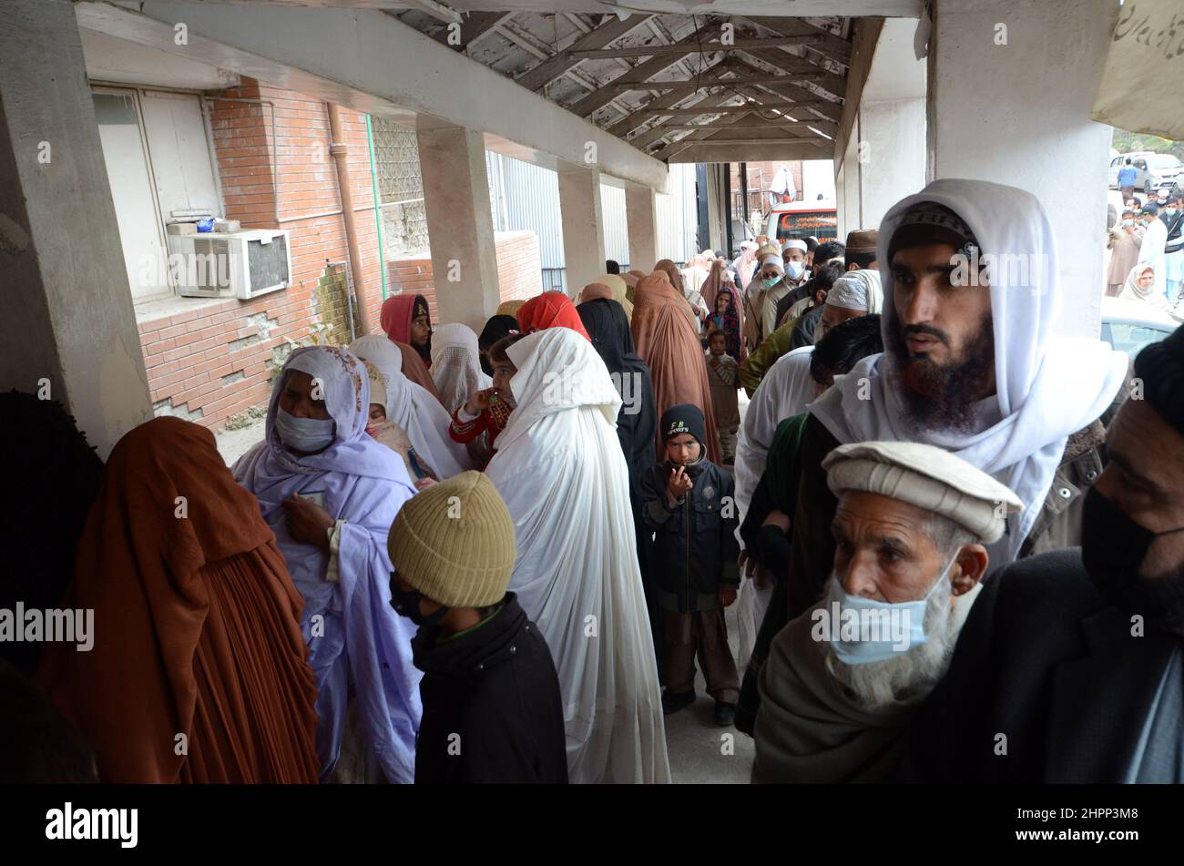 Pakistan Raza Opd Peshawar, Pakistan. 22nd Feb, 2022. People stand in a queue to get OPD ...