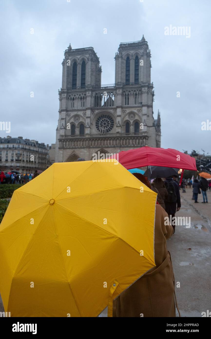 FRANCE PARIS QUAI DE SEINE Stock Photo Alamy