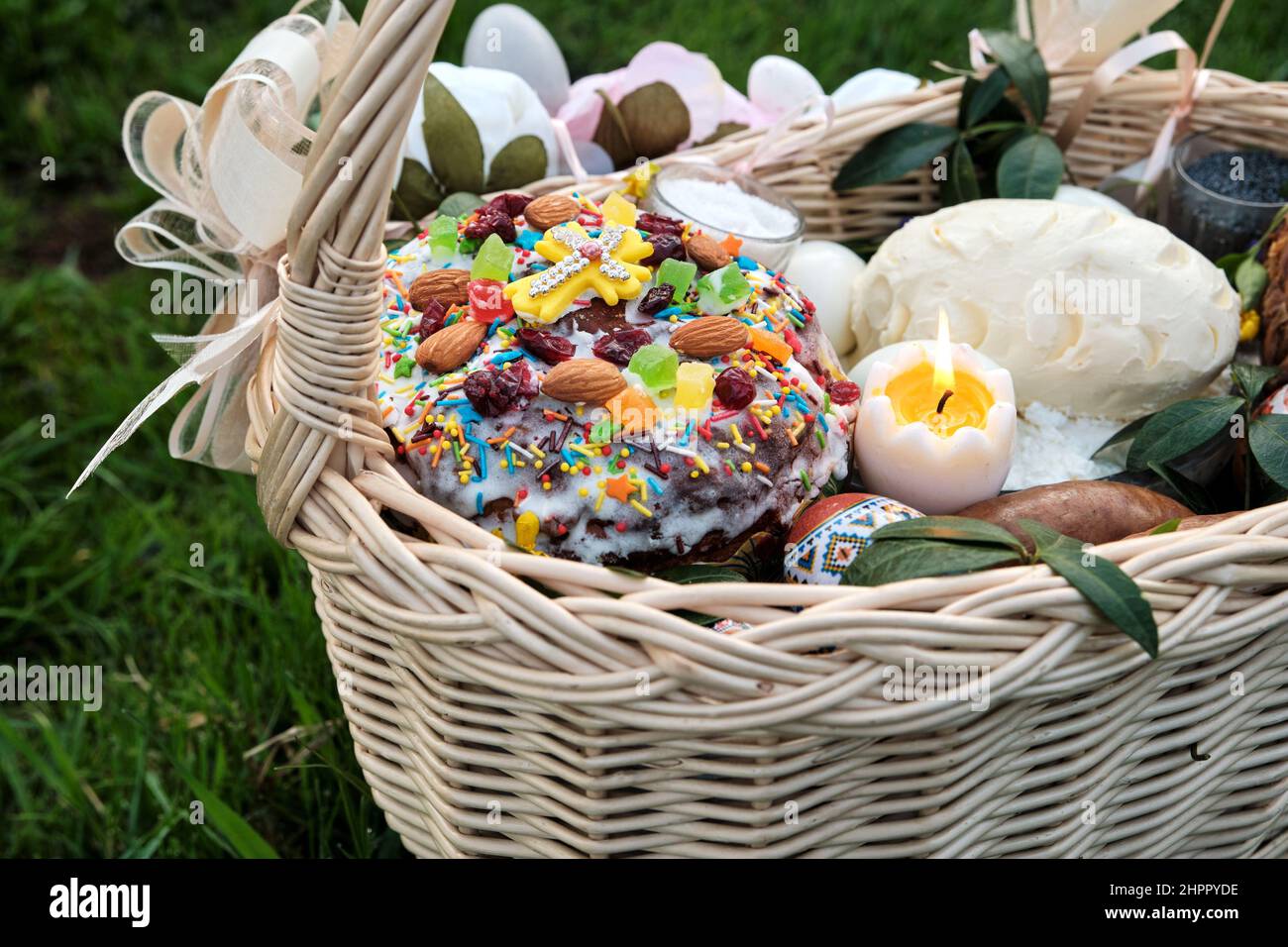 Ukrainian Easter basket filled with traditional festive dishes Stock Photo Alamy