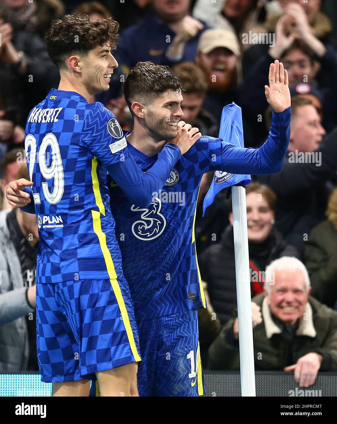 London, Gbr. 22nd Feb, 2022. Christian Pulisic of Chelsea celebrates scoring the opening goal with team-mate Kai Havertz during the Chelsea v Lille football match, UEFA Champions League, Stamford Bridge, London, UK - 22 February 2022 Credit: Michael Zemanek/Alamy Live News Stock Photo