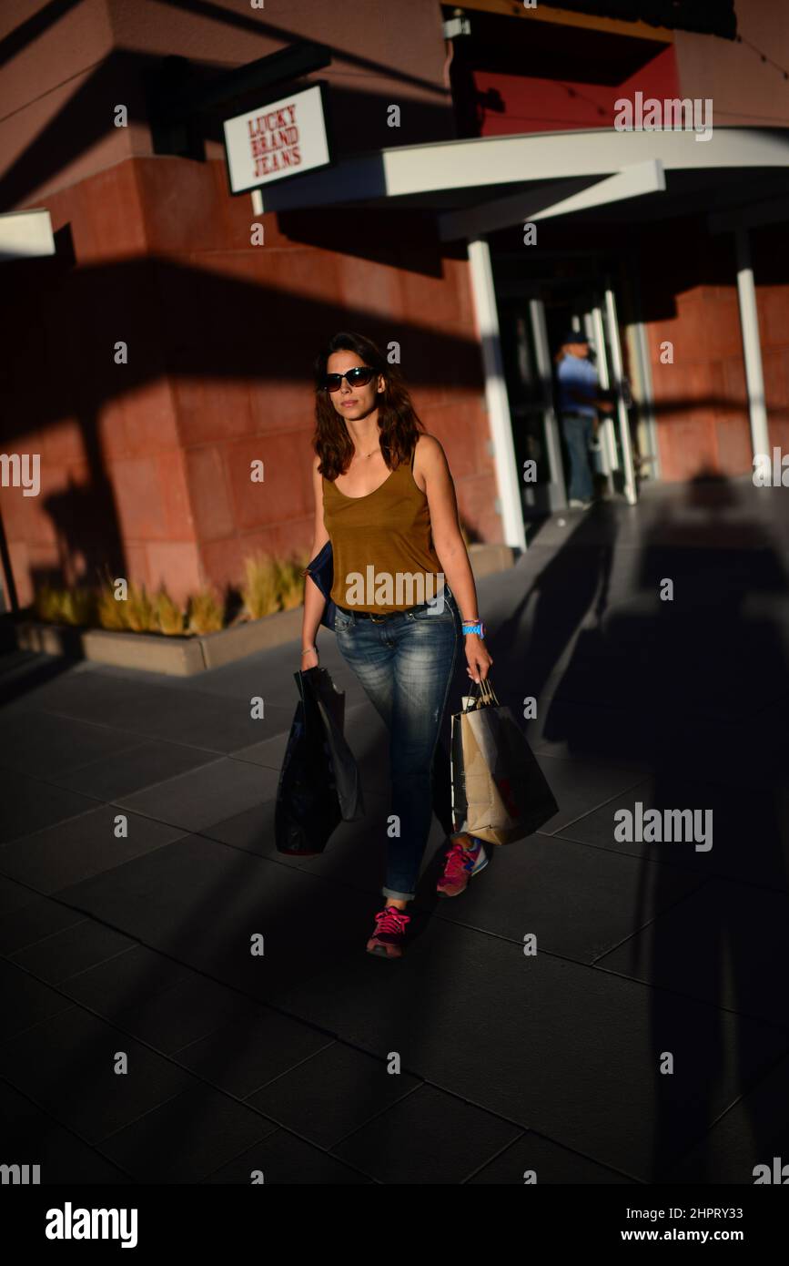 Most Popular Handbags For Young Adults Friendship