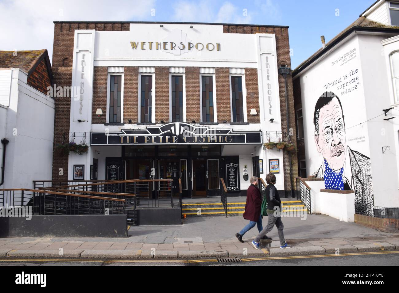 Wetherspoon pub Whitstable, named after local resident actor Peter Cushing. Originally the Oxford Picture Hall, finally a bingo hall before closing in Stock Photo