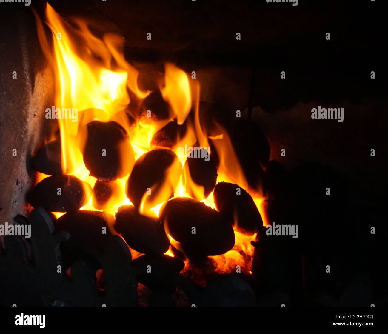 Smokeless coal hires stock photography and images Alamy