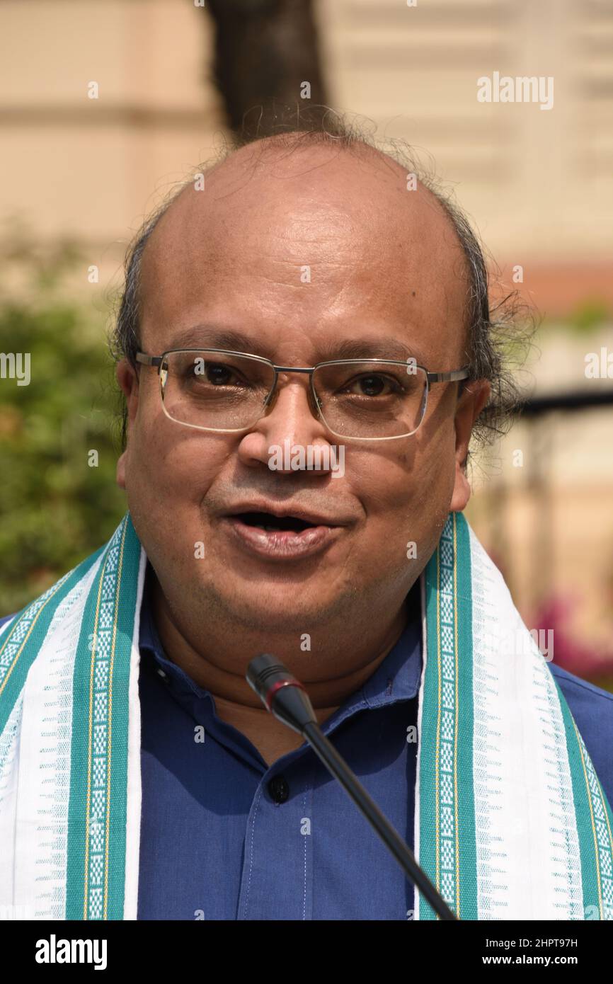 Prof. Sumantra Bose is an Indian politician scientist and professor of  international and comparative politics at the London School of Economics.  He is Stock Photo - Alamy