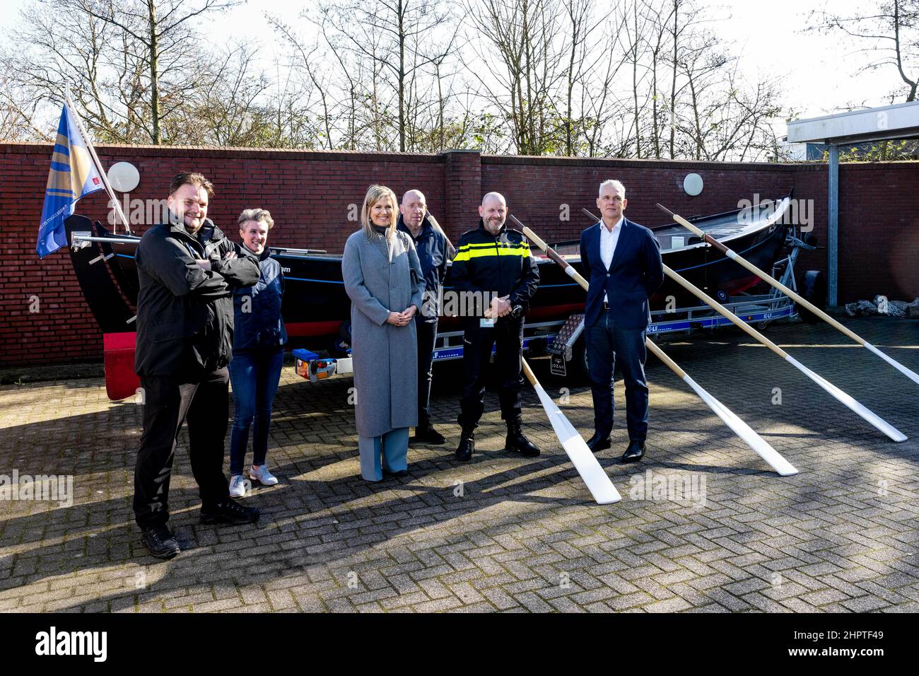 Poortugaal, Niederlande. 23rd Feb, 2022. Queen Maxima of The Nertherlands at De Blauwe Haven Rotterdam in Poortugaal, on February 23, 2022, for a workvisit, this project helps police officers recover and return after dropping out due to mental overload Credit:Pool/PvEmst/Albert Nieboer/Netherlands OUT/Point de Vue OUT/dpa/Alamy Live News Stock Photo