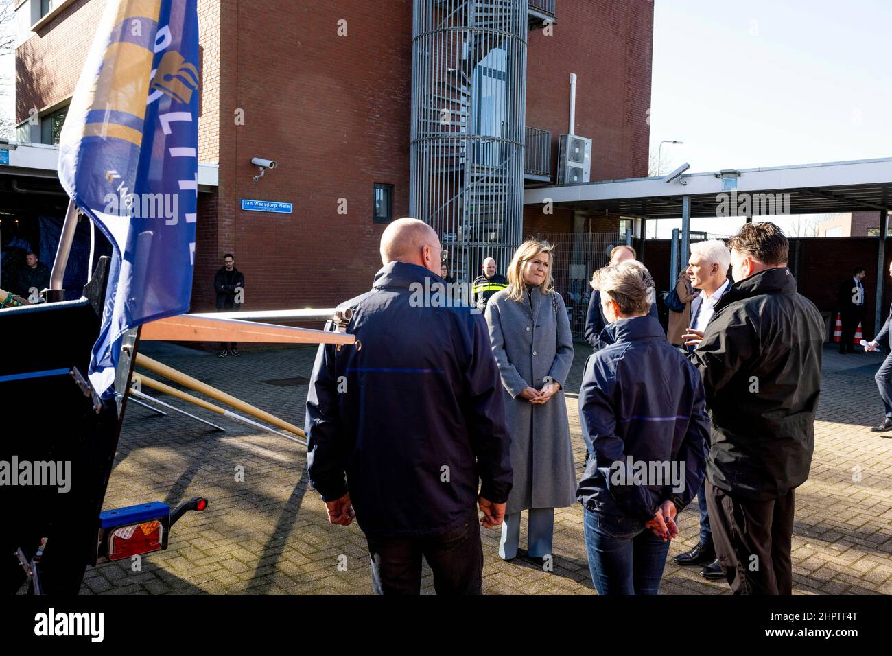 Poortugaal, Niederlande. 23rd Feb, 2022. Queen Maxima of The Nertherlands at De Blauwe Haven Rotterdam in Poortugaal, on February 23, 2022, for a workvisit, this project helps police officers recover and return after dropping out due to mental overload Credit:Pool/PvEmst/Albert Nieboer/Netherlands OUT/Point de Vue OUT/dpa/Alamy Live News Stock Photo
