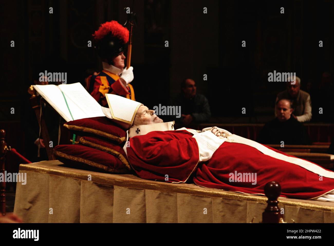 The body of John Paul II at the St. Peter´s Basilica during his burial at the year 2005, The Vatican, Rome, Italy. Stock Photo