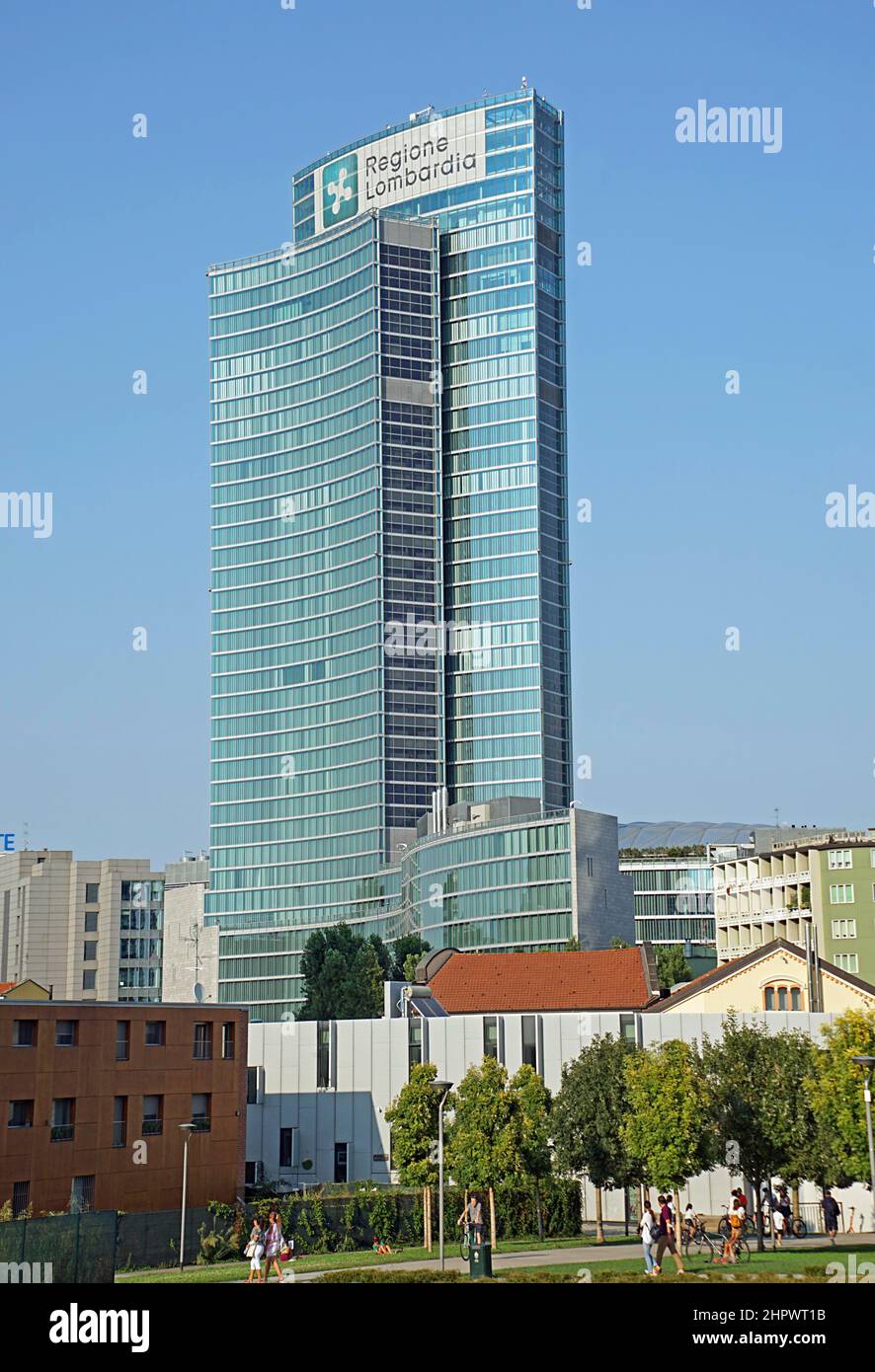 High rise building palace hi-res stock photography and images - Alamy
