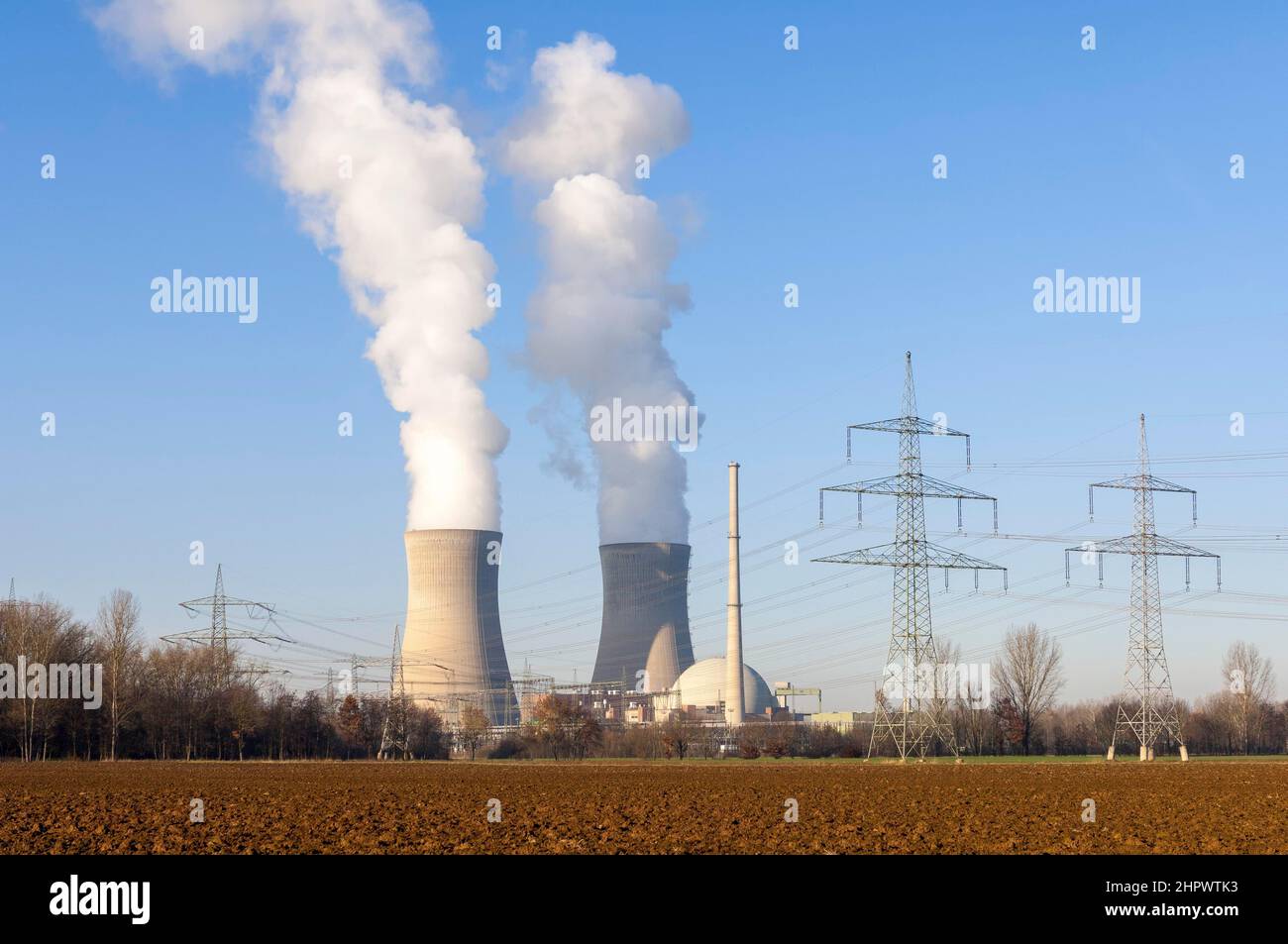 EON Grafenrheinfeld nuclear power plant, cooling towers, water vapour