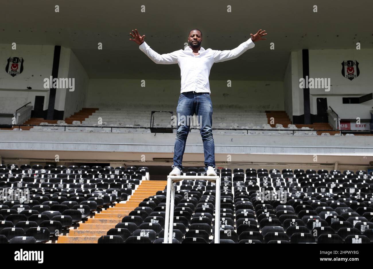 Pascal Nouma Radyo Wallpaper for sport club hi-res stock photography and images - Alamy