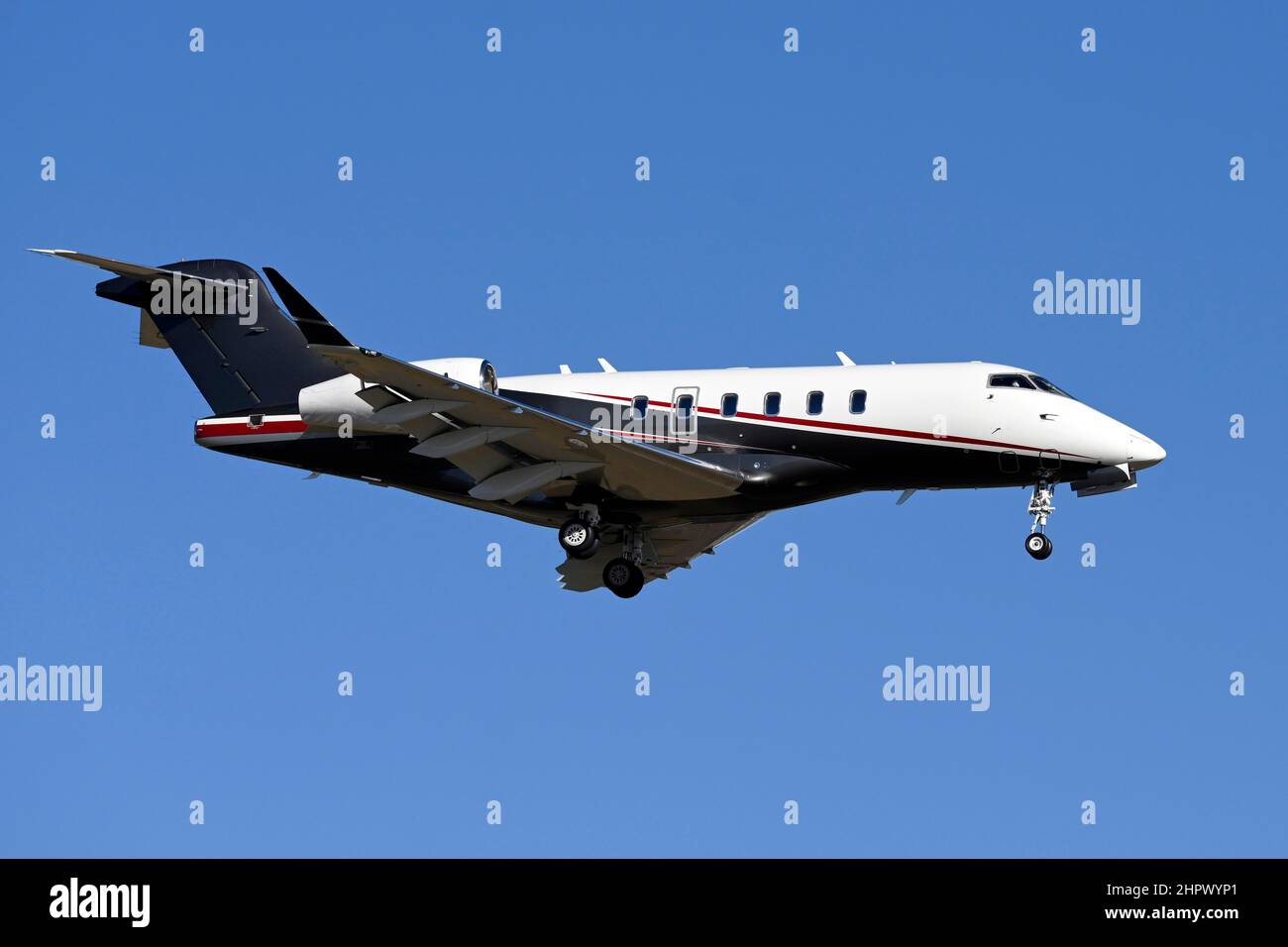 Airplane jet plane bombardier hi-res stock photography and images - Alamy