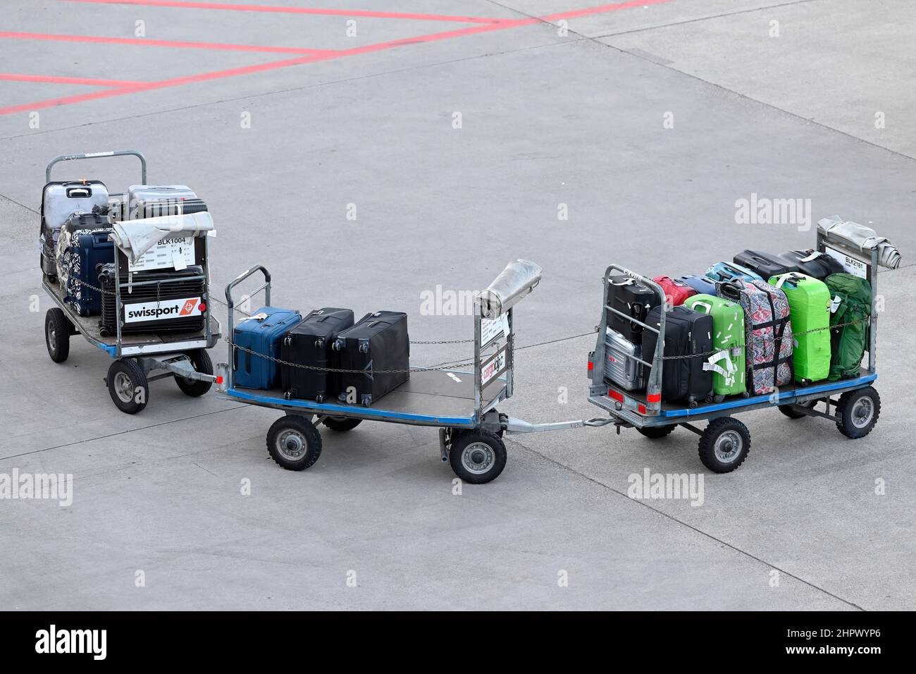 Baggage cart hires stock photography and images Alamy