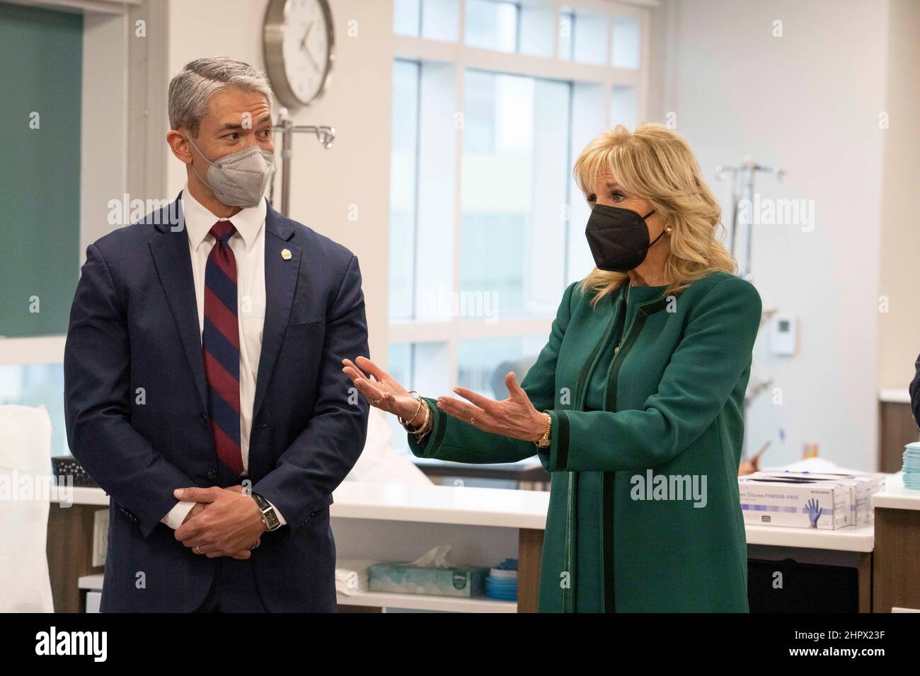 San Antonio Texas USA, Feb. 23, 2022: First Lady JILL BIDEN, right, stands with San Antonio Mayor RON NIRENBERG as she visits the Mays Cancer Center and gives her a hug during a tour of the UT Health MD Anderson Cancer Center. Biden listened to patients stories and heard from doctors on the front lines of the battle against cancer. Credit: Bob Daemmrich/Alamy Live News Stock Photo