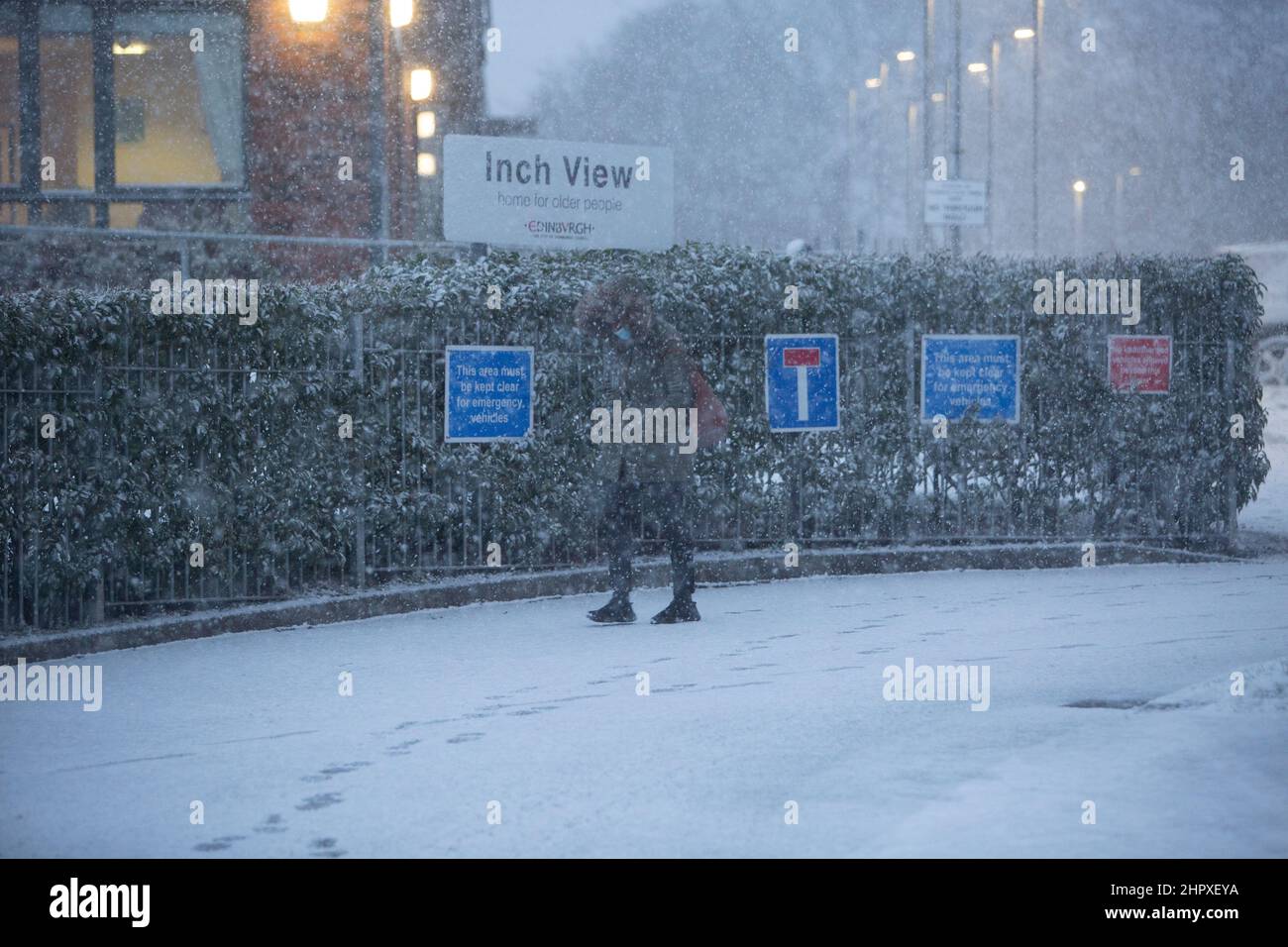 Scotland Inch EDINBURGH, 24th February 2022. Weather in Scotland. The Inch is covered ...