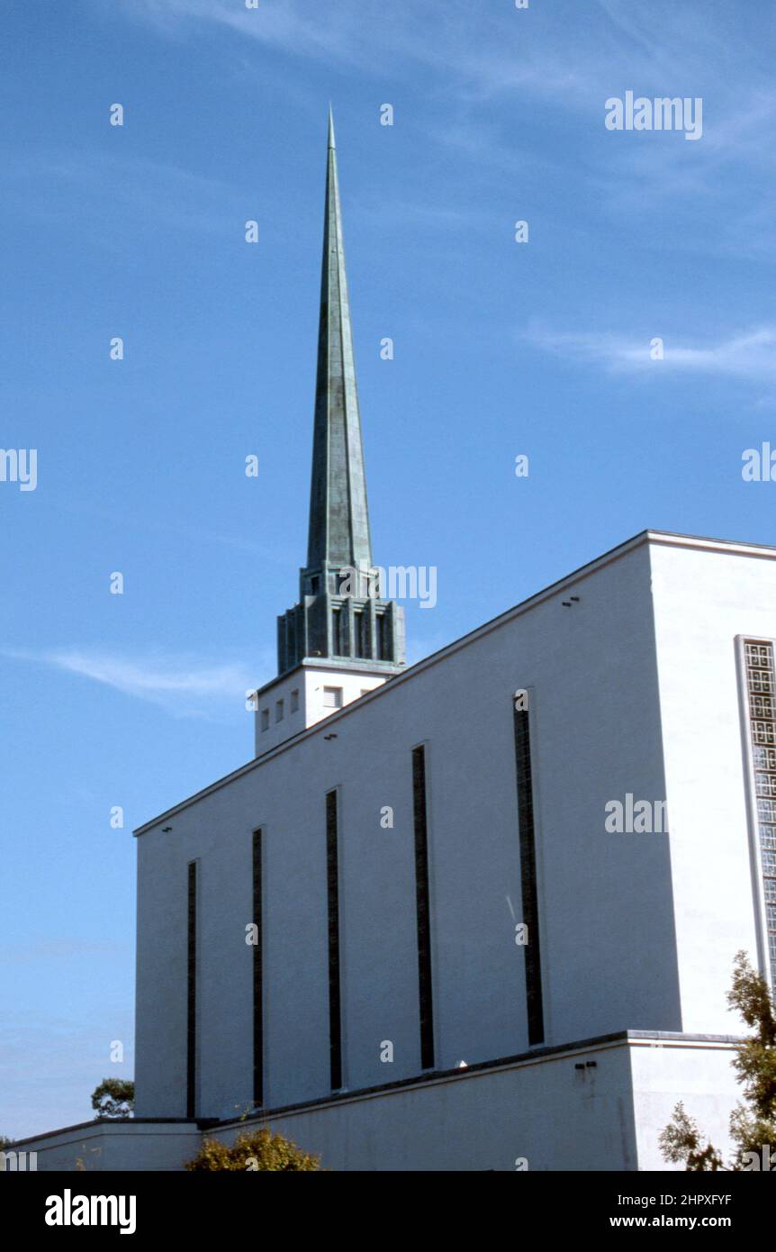 LDS Church. Mormon London church. The Church of Jesus Christ of Latter day Saints Newchapel, Surrey, UK Stock Photo
