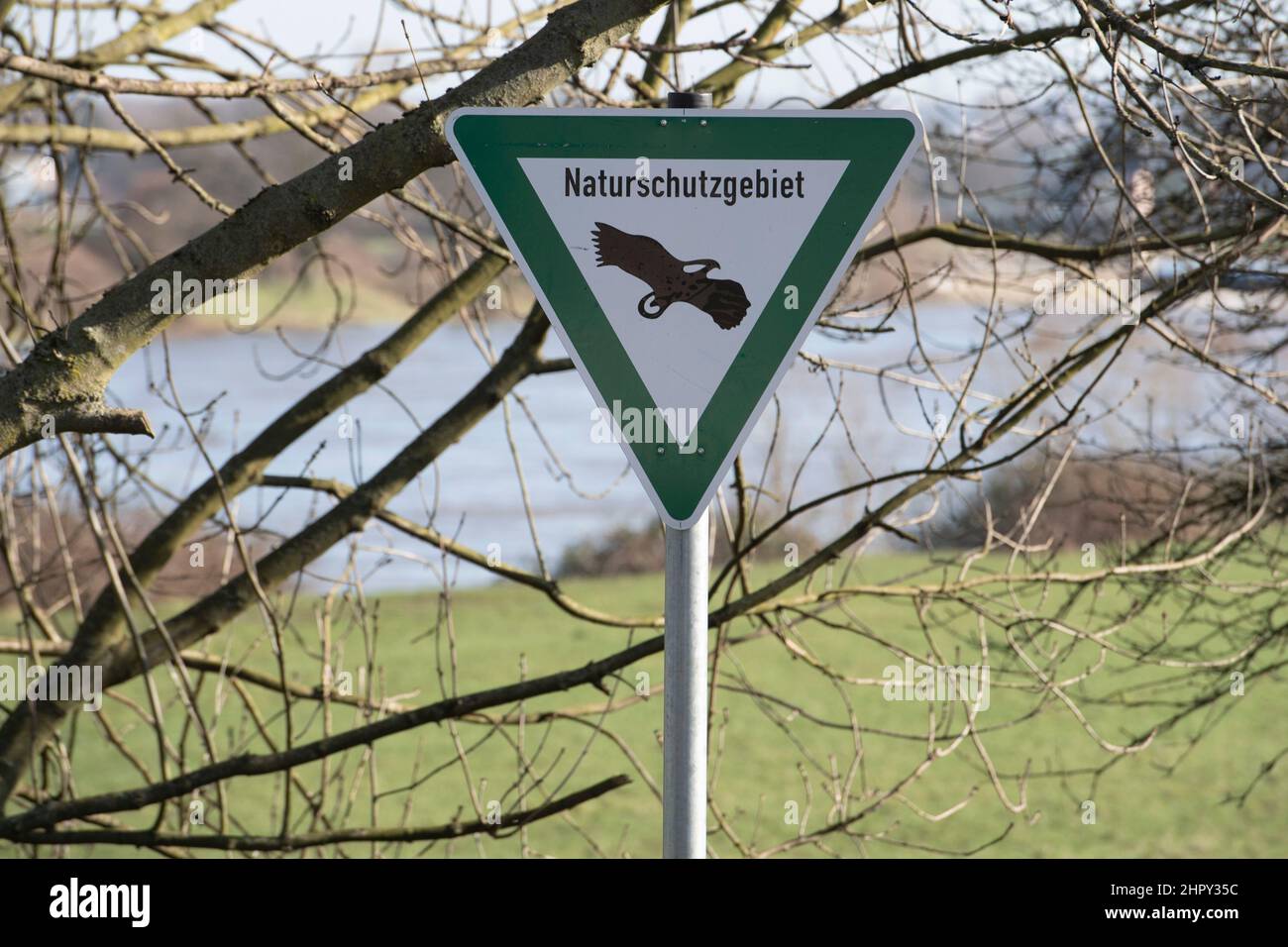 Sign NATURE PROTECTION AREA, Ruhraue, feature, marginal motifs, symbolic photo, nature reserve, hydroelectric power plant Muelheim Raffelberg on 23.02.2022, Â Stock Photo