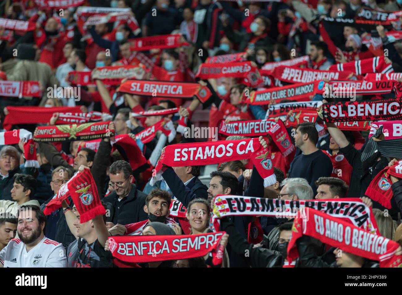 February 23, 2022. Lisbon, Portugal. Benfica supporters during the game of  the 1st Leg of Round of 16 for the UEFA Champions League, Benfica vs Ajax  Credit: Alexandre de Sousa/Alamy Live News