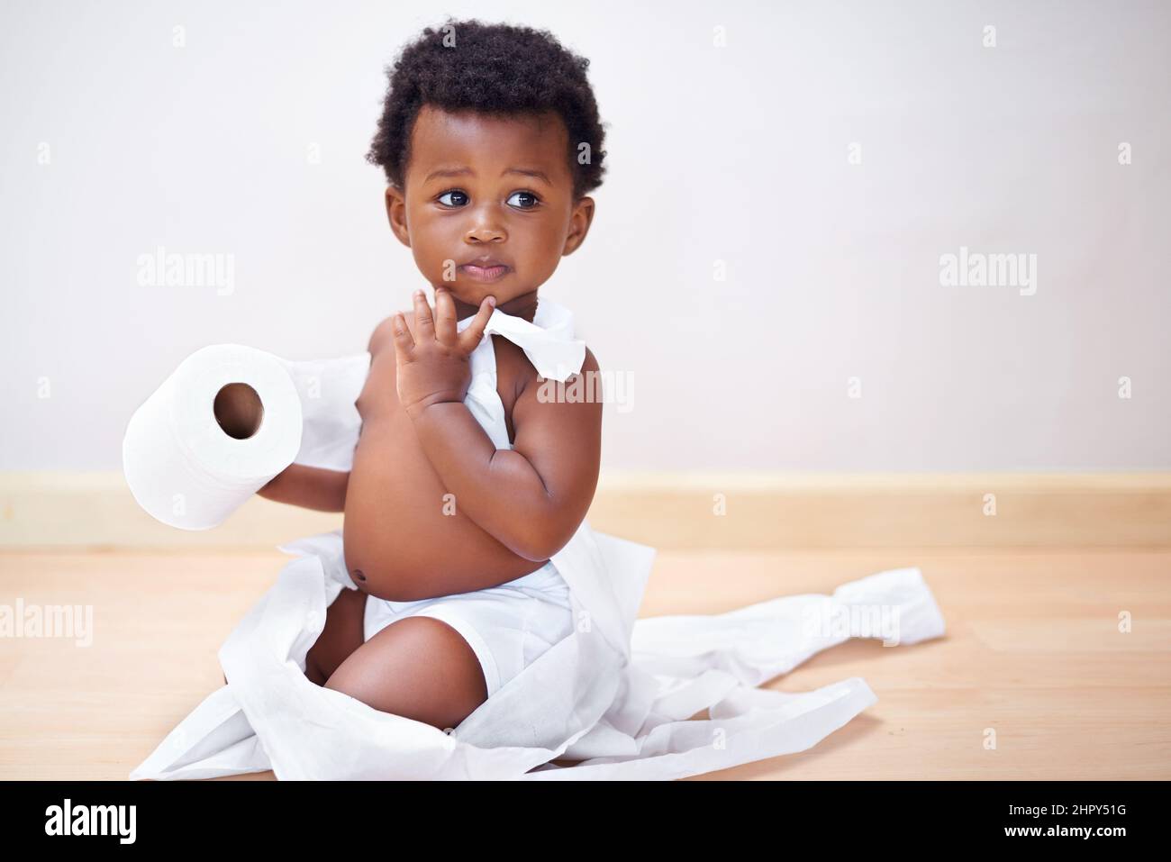 Young child in nappy home hi-res stock photography and images - Alamy
