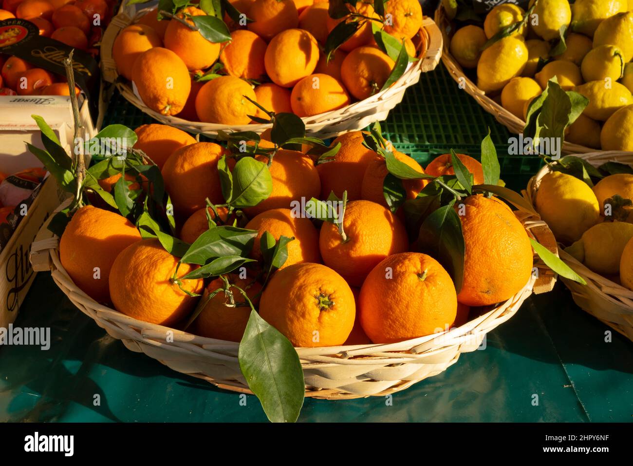 Baskets of oranges hi-res stock photography and images - Alamy