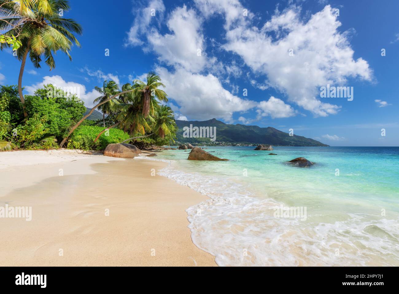 Tropical island sun hot hi-res stock photography and images - Alamy