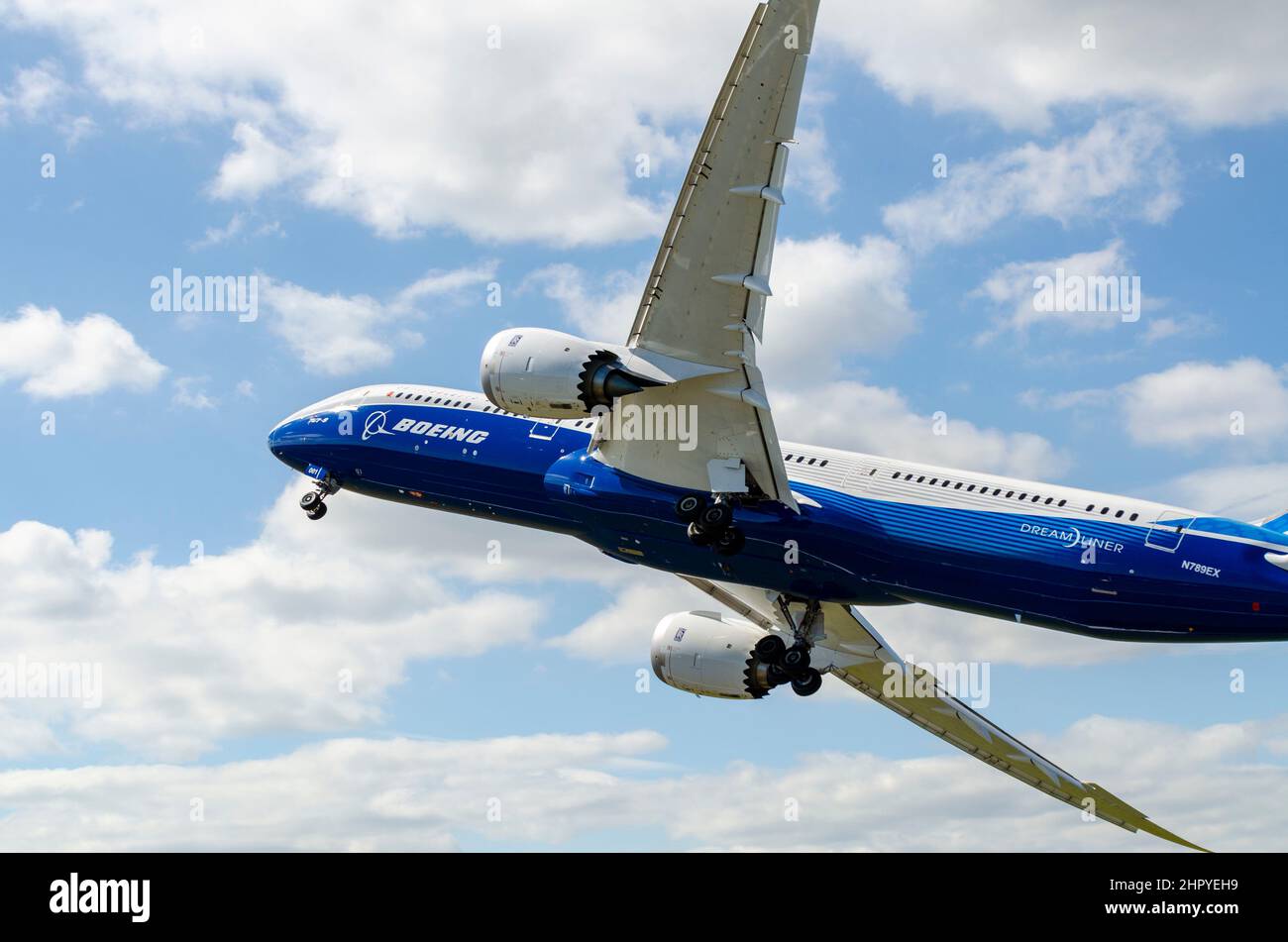 Boeing 787 Dreamliner prototype taking off at Farnborough International Airshow. Boeing corporate colour, color scheme. First Boeing 787-9 airliner Stock Photo